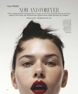 VogueAustralia-October2022-116.thumb.jpg.d9b50b112cc06a69367408dbcda53dc1.jpg