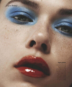 VogueAustralia-October2022-120.thumb.jpg.adb2b84e65177a2ac9996bedd7dd5665.jpg
