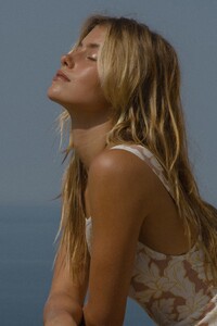 Waimea-Tropical-Print-Summer-Maxi-Dress-Closeup-SS23.thumb.jpg.af9f9964f6e9b08f444795e7a1b3d45b.jpg