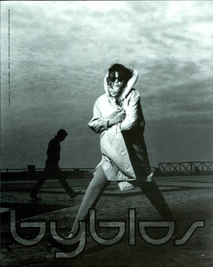 Watson_Byblos_Fall_Winter_1990_91_02.thumb.png.e4032b4ccdf7e33d973343040ef5f972.png