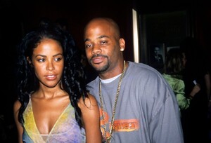 aaliyah-planet-of-the-apes-premiere-07-23-2001-1.jpg