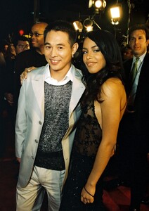 aaliyah-romeo-must-die-premiere-march-2000-4.jpg