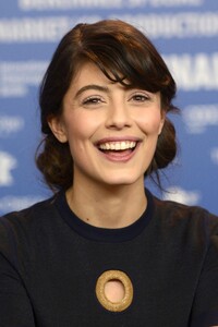 alessandra-mastronardi-at-life-photocall-in-berlin_16.jpg