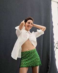 aubrey-plaza-for-j.crew-campaign-april-2023-3.jpg