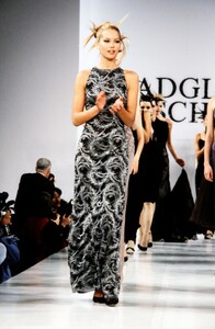 badgley-mischka-fw-95-6.thumb.jpg.2ef59d6e8de577dfc90e268cb46d6b6e.jpg