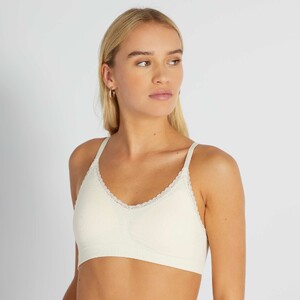 brassiere-forme-triangle-blanc-aje85_1_zc1.jpg