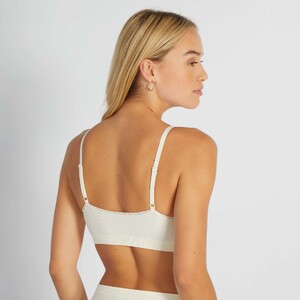 brassiere-forme-triangle-blanc-aje85_1_zc3.jpg