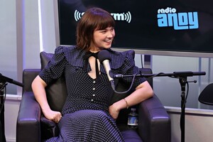 cailee-spaeny-at-siriusxm-s-town-hall-with-cast-of-priscilla-10-06-2023-3.jpg