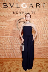 cailee-spaeny-bulgari-serpenti-75-years-of-infinite-tales-exhibition-opening-in-milan-10-10-23-2.jpg