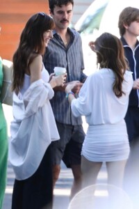 dakota-johnson-celebrating-her-goddaughter-s-birthday-in-los-angeles-10-22-2023-9.jpg