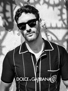 dolce-and-gabbana-summer-2020-man-eyewear-advertising-campaign-22.thumb.jpg.c9b2f21d1d11390a4393e1d0abf90e73.jpg