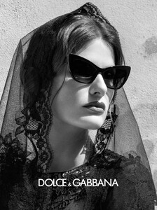 dolce-and-gabbana-summer-2020-woman-eyewear-advertising-campaign-32.thumb.jpg.d97f7581a88c2d3a040f970fbee5ed35.jpg