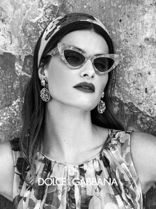 dolce-and-gabbana-summer-2020-woman-eyewear-advertising-campaign-35.thumb.jpg.8f74c91959e52c8623080c05358c4480.jpg