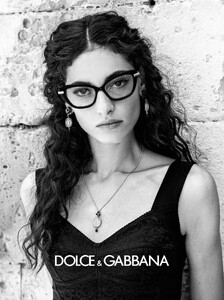 dolce-and-gabbana-summer-2020-woman-eyewear-advertising-campaign-39.thumb.jpg.a42e8b34d3d73cae26a1770b1fc30890.jpg