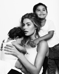 doutzen-kroes-sunnery-james-by-paul-bellaart-for-vogue-netherlands-march-2015-4.thumb.jpg.7552c6a54559bbc965ba500fd26b2655.jpg