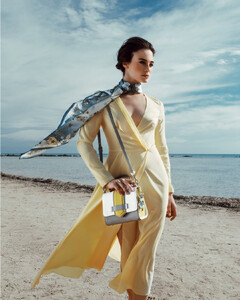 eleganzza_fashion_64571709_475165436599855_725094198239214705_n.jpg