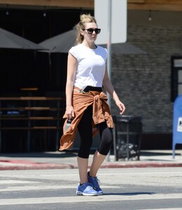 elizabeth-olsen-leaves-a-gym-in-studio-city-06-28-2023-0.jpg