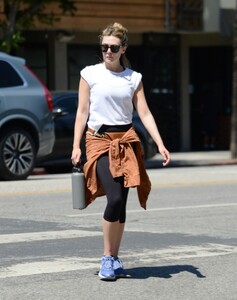 elizabeth-olsen-leaves-a-gym-in-studio-city-06-28-2023-4.jpg