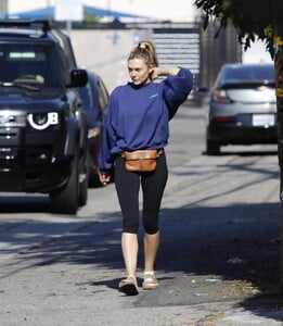 elizabeth-olsen-out-and-about-in-los-angeles-07-03-2023-3.jpg