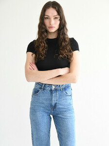 gallery_model_2m0uQHfWZIrx.jpg