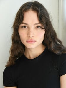 gallery_model_SsYVMhd7OWIw.jpg