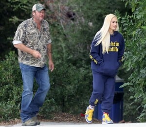 gwen-stefani-and-blake-shelton-out-in-los-angeles-09-17-2023-4.jpg