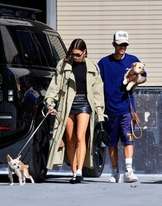 hailey-and-justin-bieber-out-with-their-dogs-in-west-hollywood-10-29-2023-2.jpg
