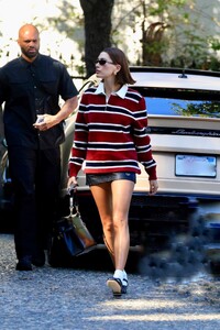 hailey-bieber-arrives-at-a-meeting-in-beverly-hills-10-26-2023-3.jpg