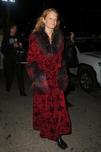 hanne-gaby-odiele-arrives-at-gigi-hadid-s-store-guest-in-residence-opening-in-new-york-10-19-2023-2.jpg