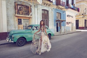 havana-gown-suzanne-harward-blog-2017-01.thumb.jpg.9927adec4dbff063b88d9dce5e2179f8.jpg