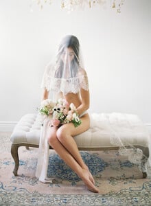 hawaii-florist-hemingway-studio-bridal-boudoir.jpg