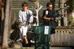 helena-christensen-and-a-friend-out-for-coffee-in-new-york-10-19-2023-6.jpg