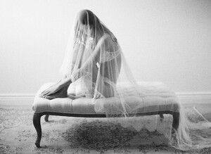 hemingway-fine-art-floral-studio-boudoir-hawaii.jpg