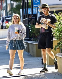 hialry-duff-and-matthew-coma-leaves-western-bagel-in-studio-city-10-15-2023-5.jpg