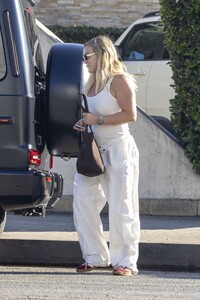 hilary-duff-out-and-about-in-studio-city-10-19-2023-0.jpg