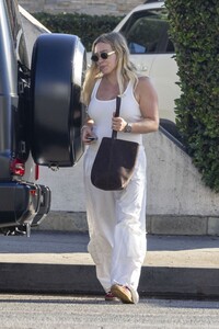 hilary-duff-out-and-about-in-studio-city-10-19-2023-1.jpg