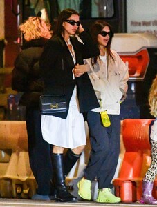 irina-shayk-and-emily-ratajkowski-out-for-dinner-in-new-york-10-21-2023-5.jpg