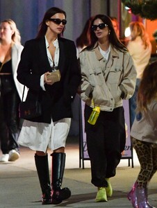 irina-shayk-and-emily-ratajkowski-out-for-dinner-in-new-york-10-21-2023-8.jpg