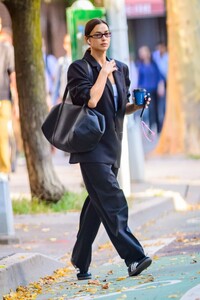 irina-shayk-leaves-her-home-in-new-york-10-05-2023-1.jpg