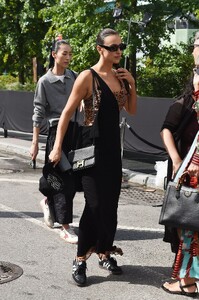 irina-shayk-leaves-michael-kors-ss24-show-at-new-york-fashion-week-09-11-2023-3.jpg