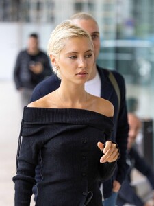 iris-law-out-and-about-in-milan-09-21-2023-1.jpg