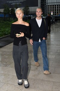 iris-law-out-at-milan-fashion-week-09-21-2023-4.jpg