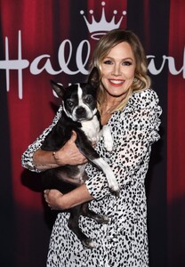 jennie-garth-at-2020-american-rescue-dog-show-in-santa-monica-01-19-2020-5.jpg