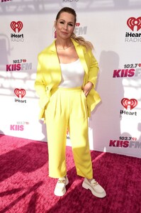 jennie-garth-at-2022-iheartradio-wango-tango-in-carson-06-04-2022-2.jpg