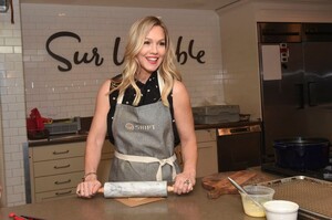 jennie-garth-at-shipt-x-sur-la-table-launch-event-with-jennie-garth-in-new-york-12-10-2019-2.jpg