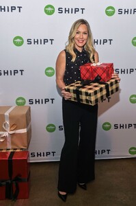 jennie-garth-at-shipt-x-sur-la-table-launch-event-with-jennie-garth-in-new-york-12-10-2019-3.jpg