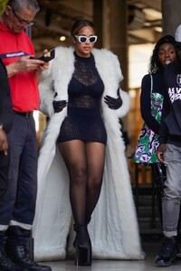 jordyn-woods-arrives-at-nina-ricci-show-at-paris-fashion-week-09-29-2023-4.jpg