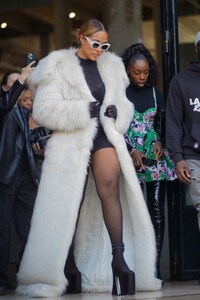 jordyn-woods-arrives-at-nina-ricci-show-at-paris-fashion-week-09-29-2023-5.jpg