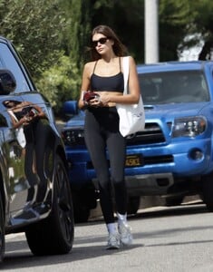 kaia-gerber-out-and-about-in-los-angeles-10-23-2023-0.jpg