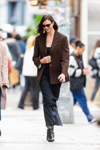 karlie-kloss-out-and-about-in-new-york-10-17-2023-5.jpg